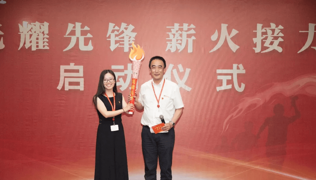 光耀先鋒  薪火接力 傳遞先鋒精神，踐行黨員使命，開(kāi)拓全新事業(yè)   董文忠—?jiǎng)⒂裾?圖1)